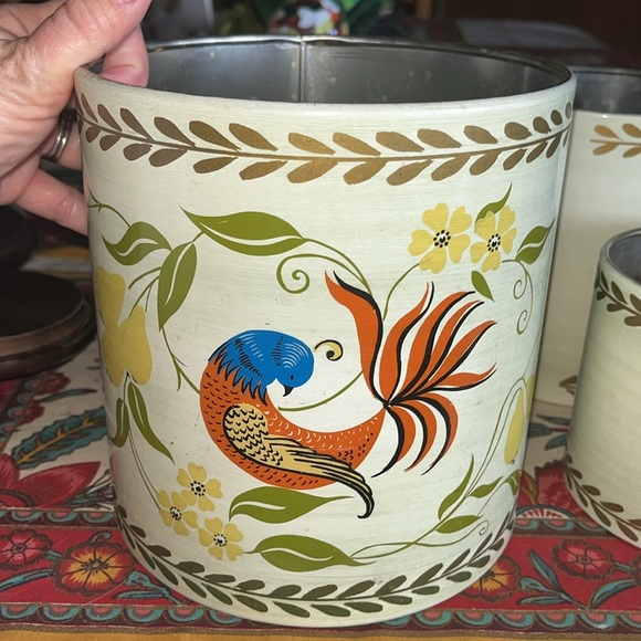 Ransburg Vintage metal canister set with wooden lids - Picture 12 of 12